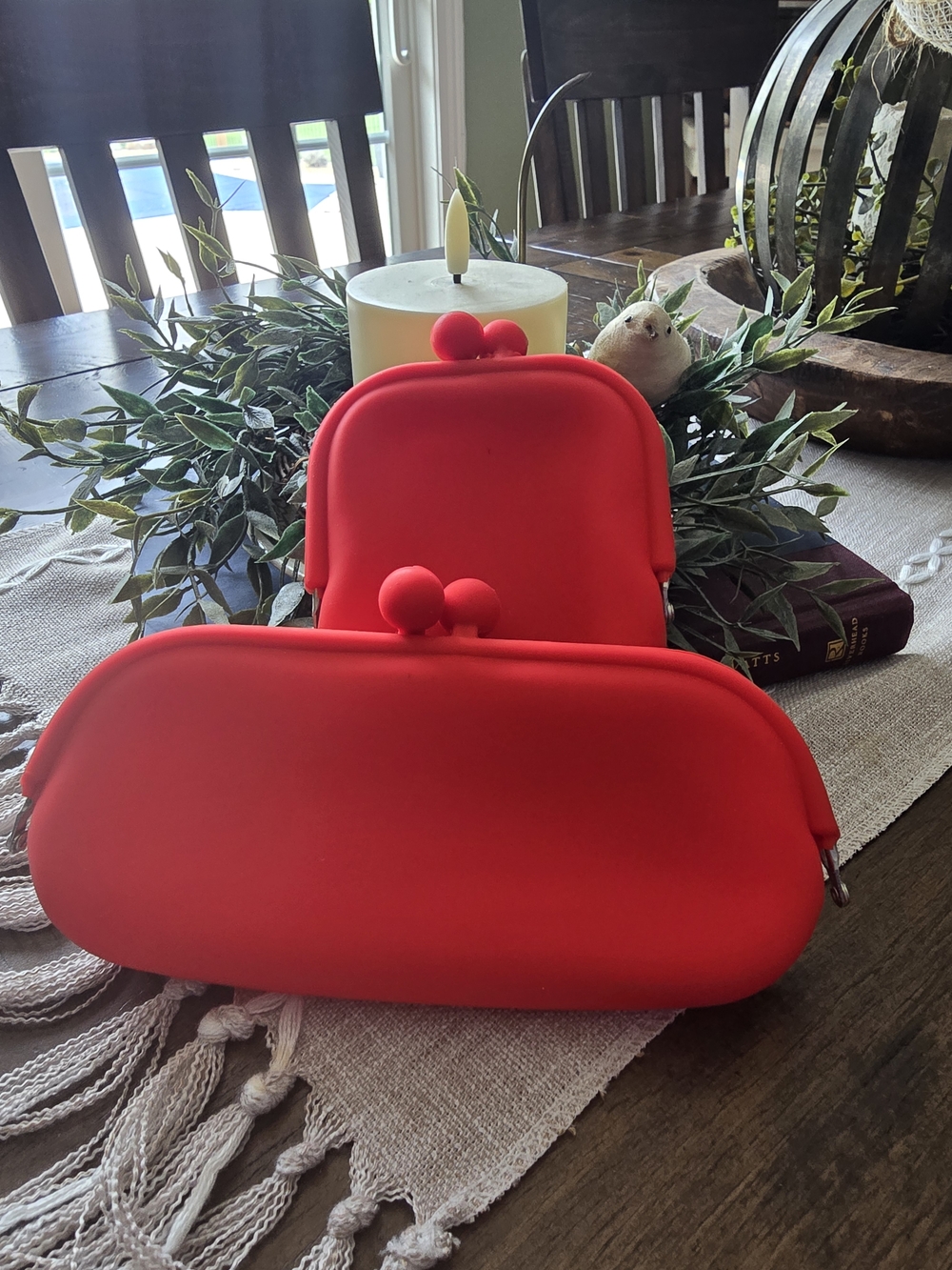 2 Pc Red Silicone Kiss-Lock Wallets - Unbranded Set